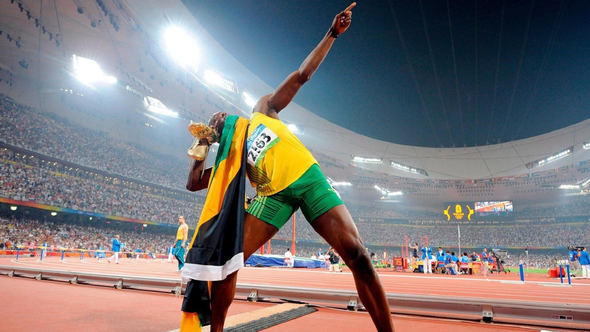 开云体育平台-亚当斯的尴尬时刻：向沃尔特马德喷垃圾话，却意外被他的友善击中